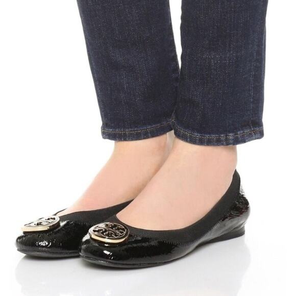Tory Burch Size 6 Logo Black Caroline Patent Leather Workwear Flats - Picture 1 of 4